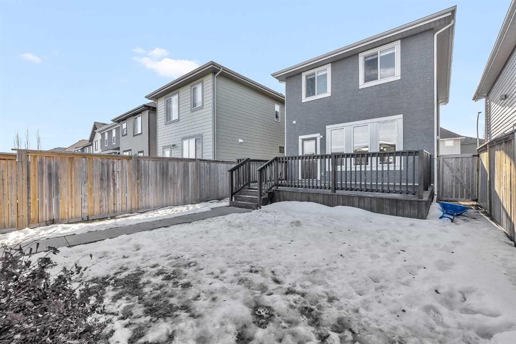 166 Marquis Heights SE, Calgary — photo 4 of 49
