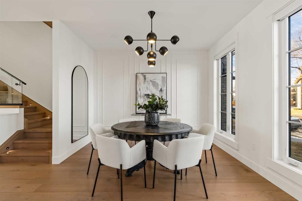 2041 47 Avenue SW, Calgary — photo 4 of 50