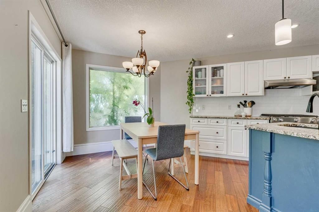 219 Chapalina Place SE, Calgary — photo 5 of 36