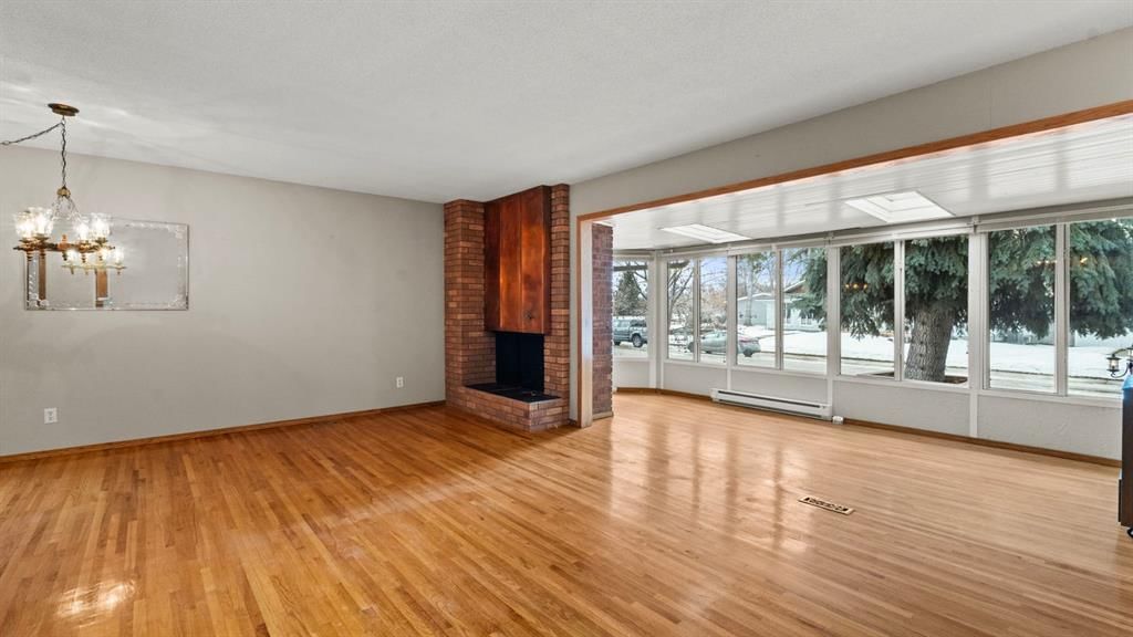 928 120 Avenue SE, Calgary — photo 3 of 44