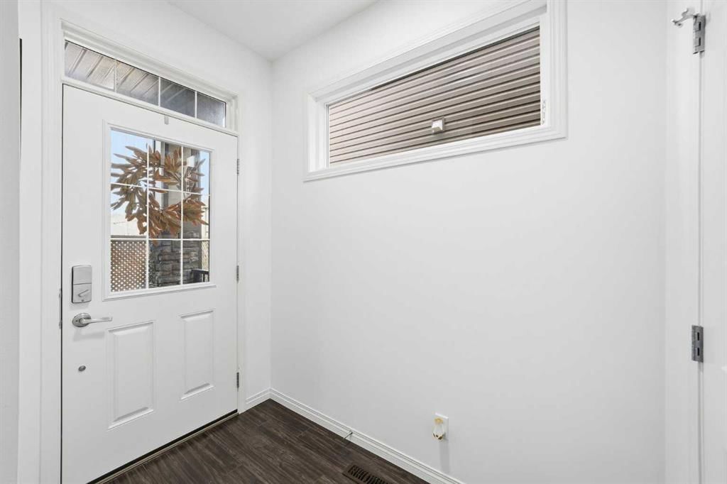 24 Legacy Glen View SE, Calgary — photo 3 of 37