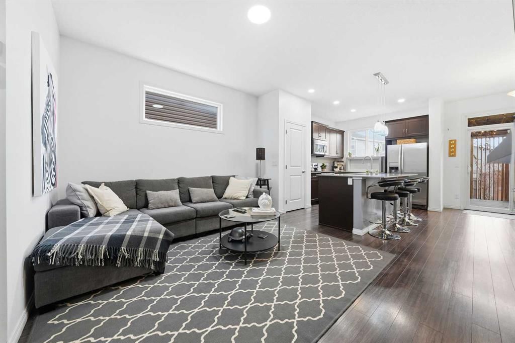 24 Legacy Glen View SE, Calgary — photo 5 of 37
