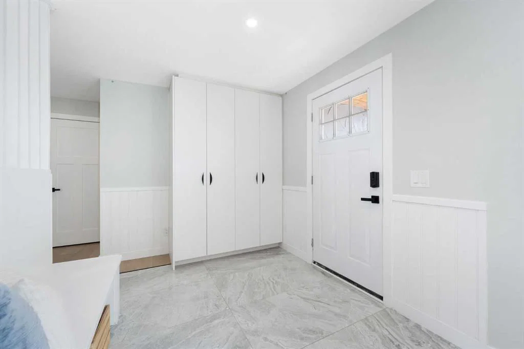 328 Cantrell Place SW, Calgary — photo 3 of 50