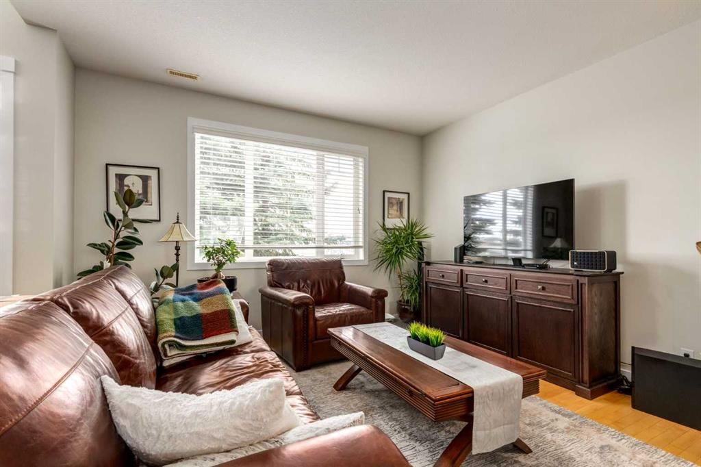 804, 8000 Wentworth Drive SW, Calgary — photo 3 of 40