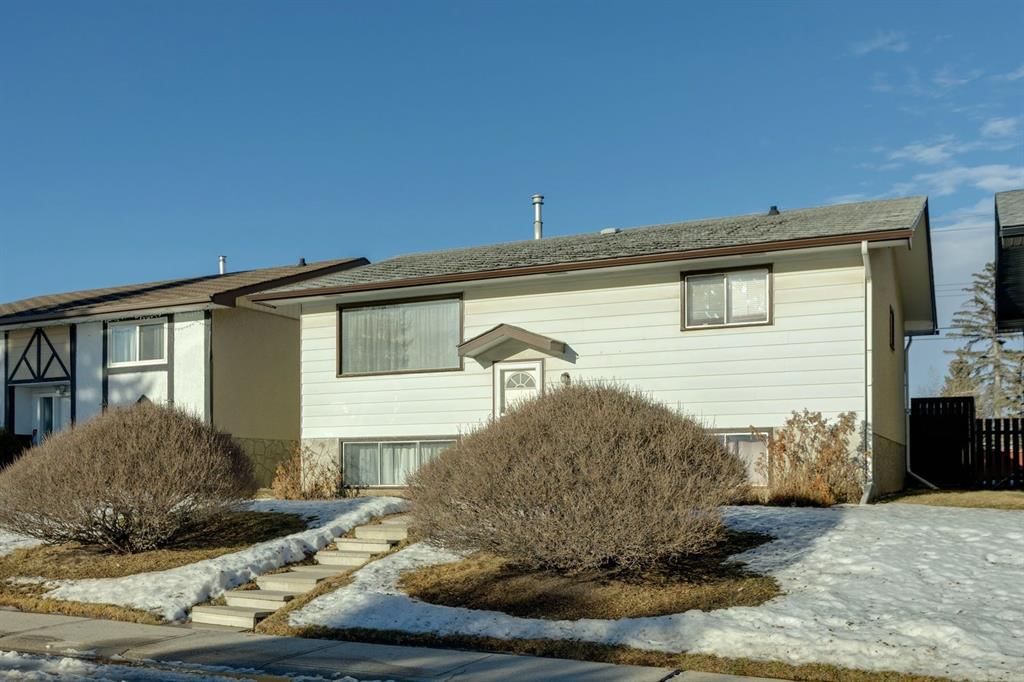4104 13 Avenue NE, Calgary — photo 5 of 34
