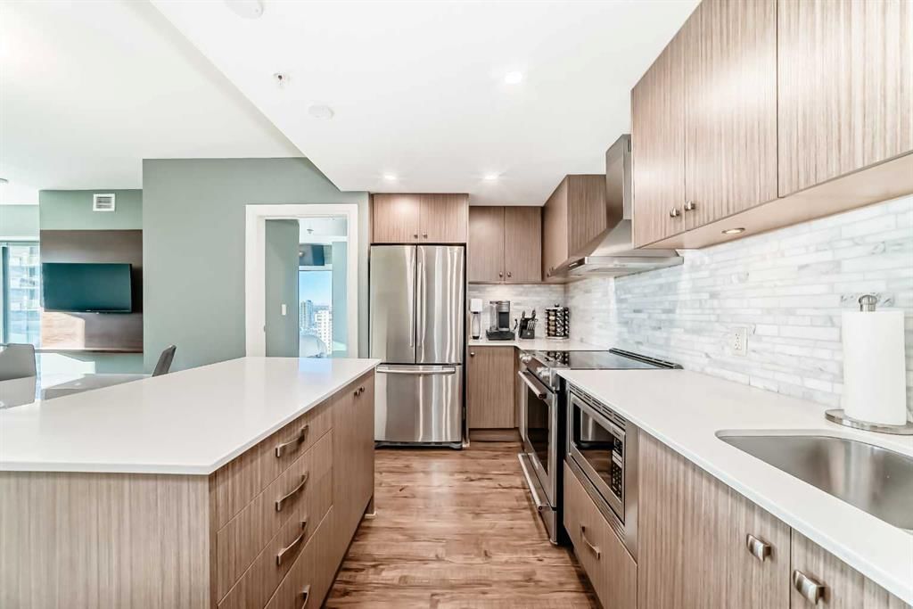 2201, 930 6 Avenue SW, Calgary — photo 5 of 35