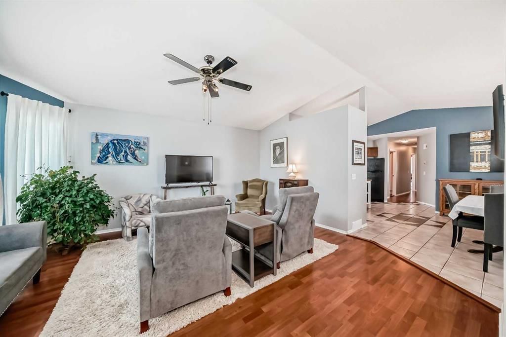 110 Applebrook Circle SE, Calgary — photo 5 of 41
