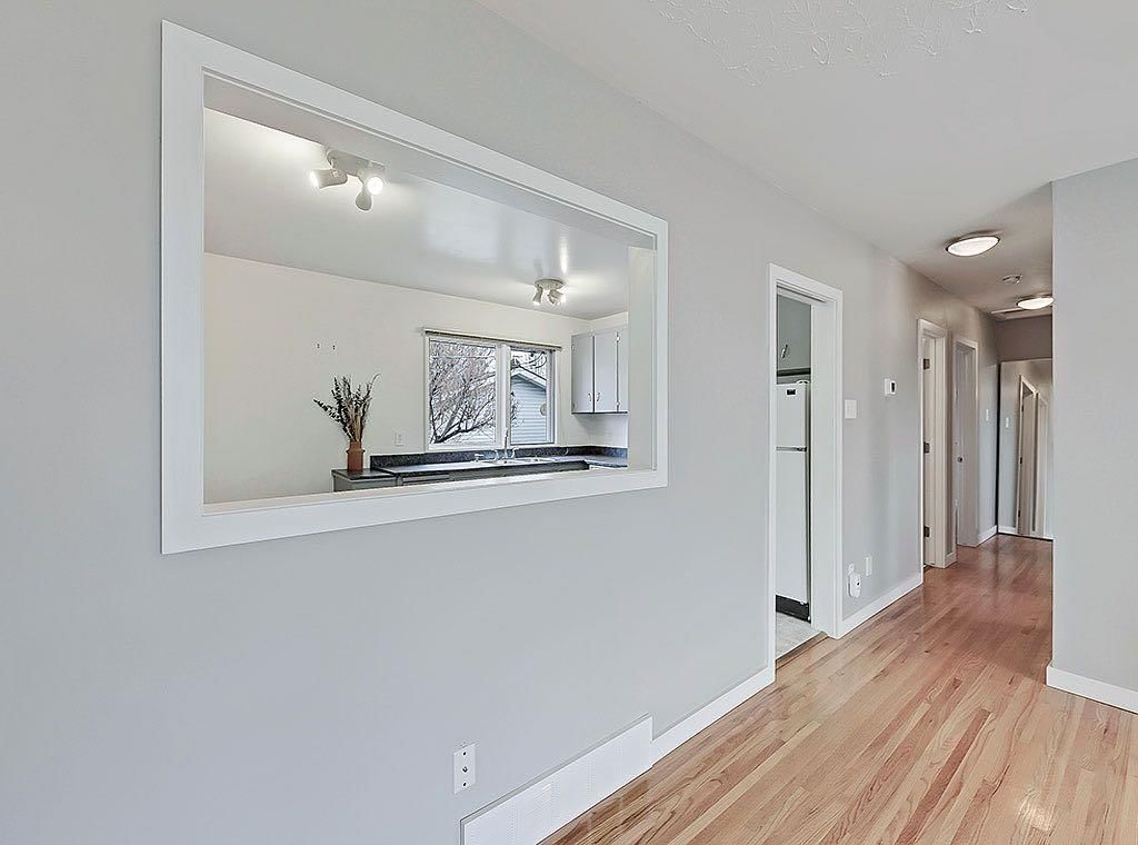 56 Glenpatrick Drive SW, Calgary — photo 5 of 24