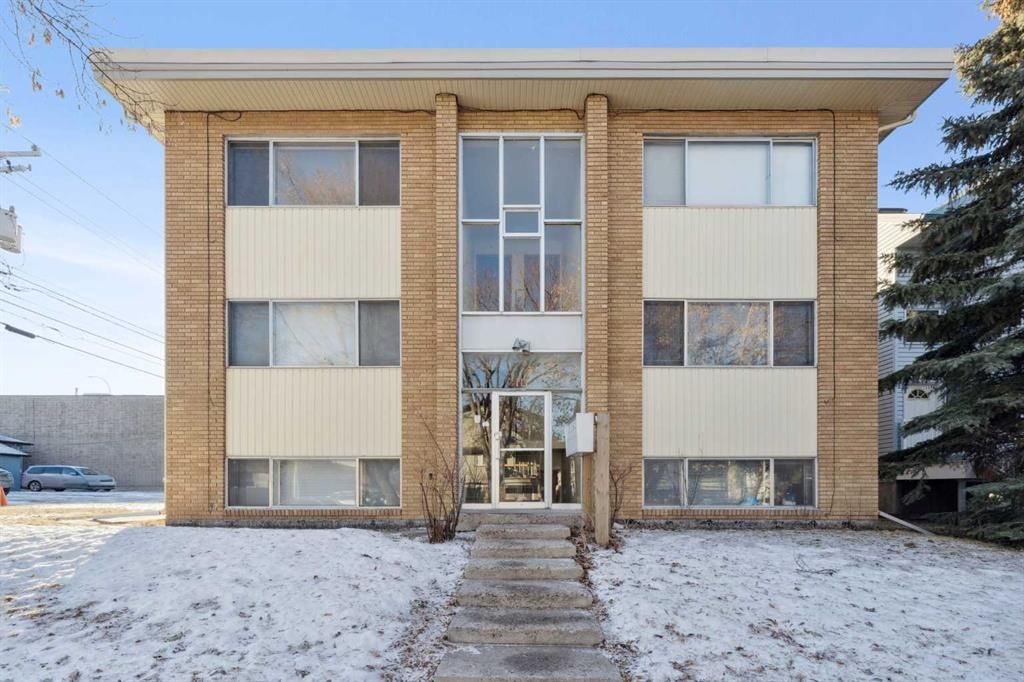 111 27 Avenue NW, Calgary — photo 2 of 44