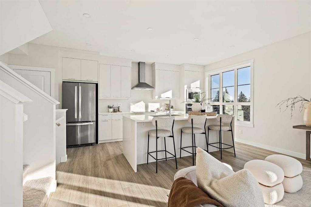 618 Sovereign Common SW, Calgary — photo 2 of 37