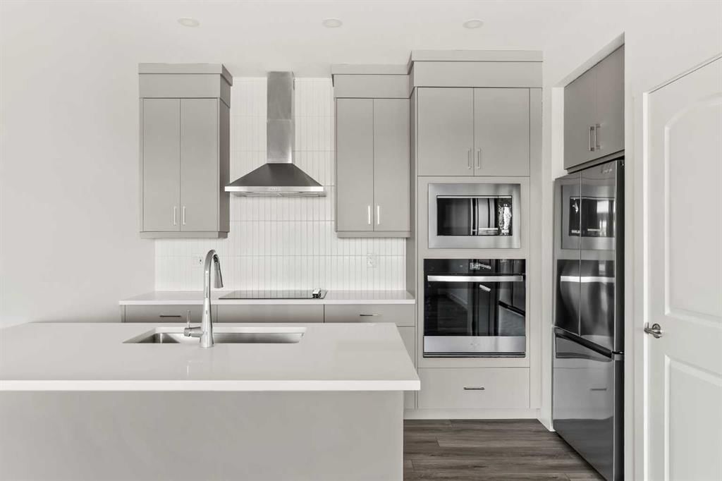 707 Sovereign Common SW, Calgary — photo 3 of 29