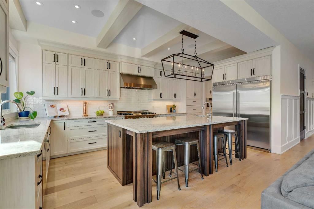 5852 Bowwater Crescent NW, Calgary — main listing photo