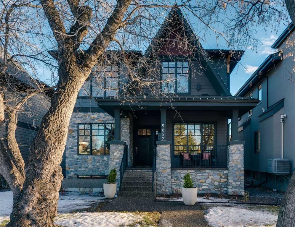 5852 Bowwater Crescent NW, Calgary — photo 2 of 50