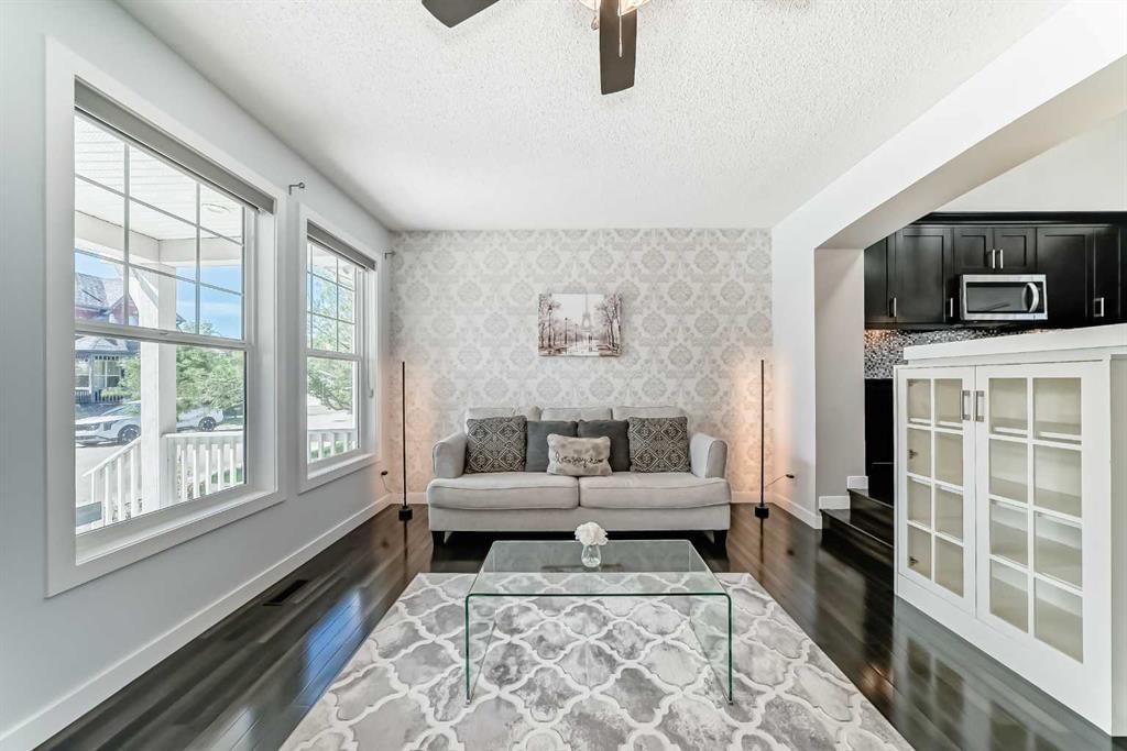 48 Auburn Bay Crescent SE, Calgary — photo 5 of 40