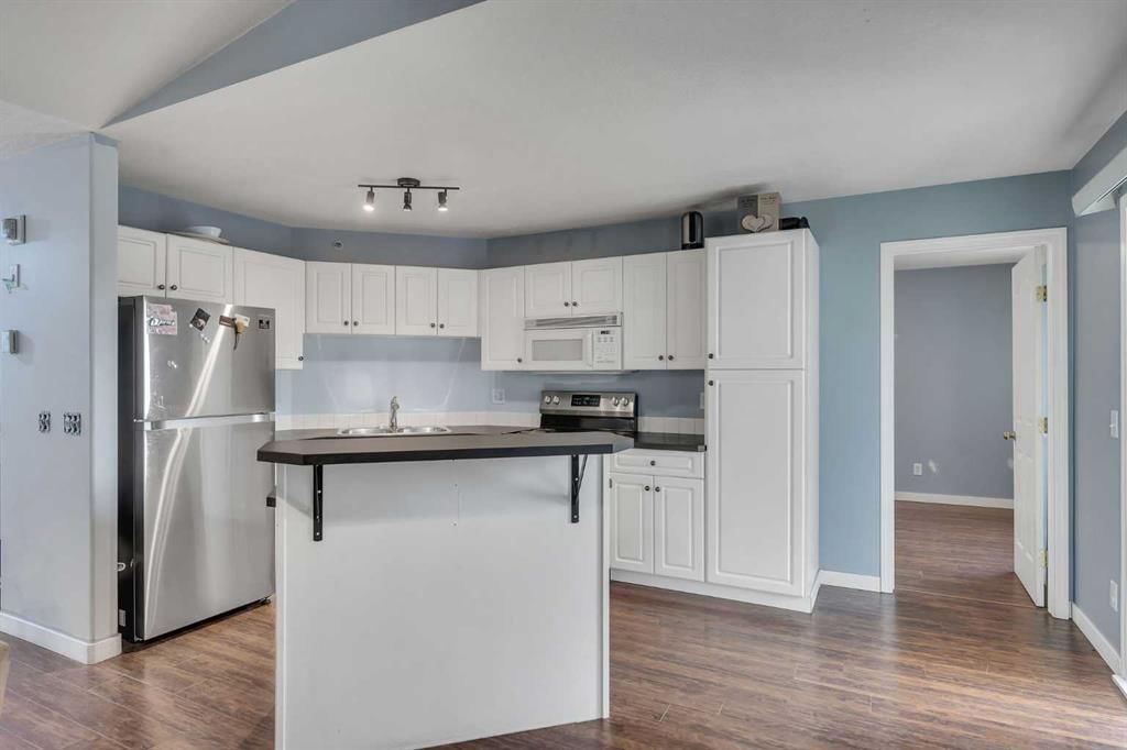 307, 1307 Valleyview Park SE, Calgary — photo 4 of 16