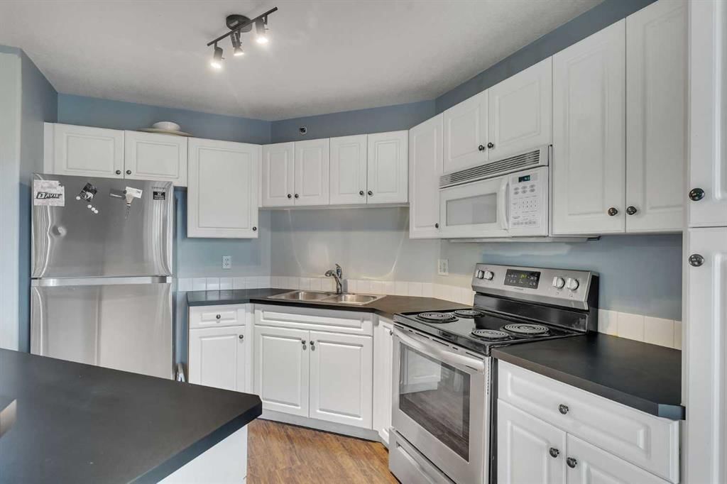 307, 1307 Valleyview Park SE, Calgary — photo 5 of 16