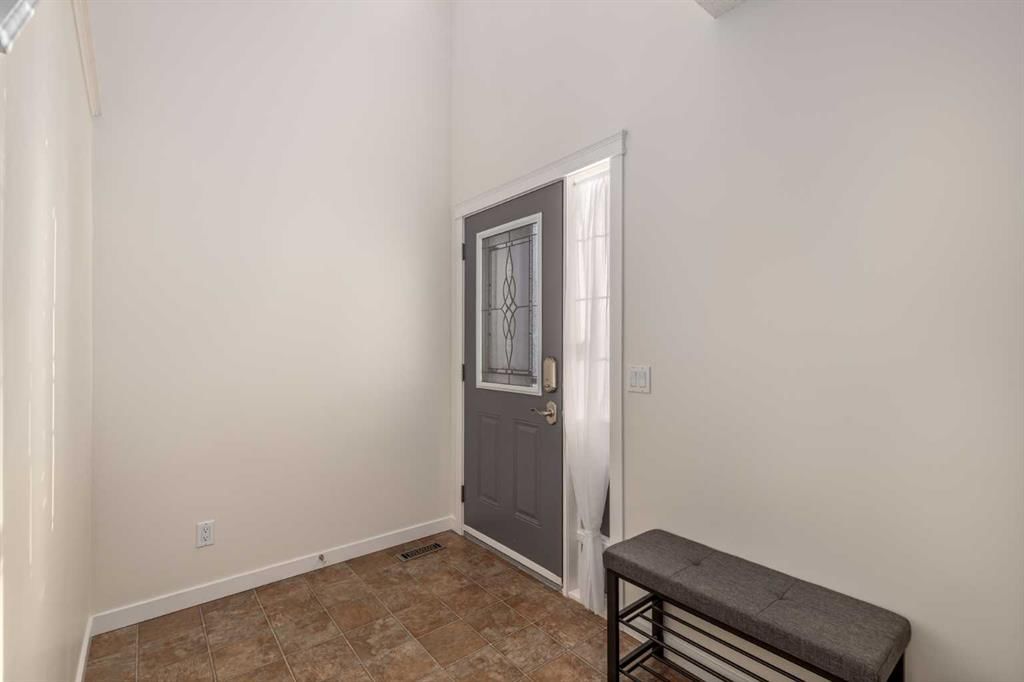 38 Evansbrooke Manor NW, Calgary — photo 5 of 41