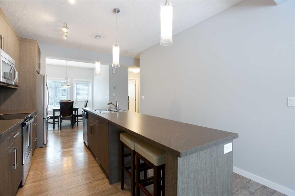 227 Marquis Lane SE, Calgary — photo 4 of 30