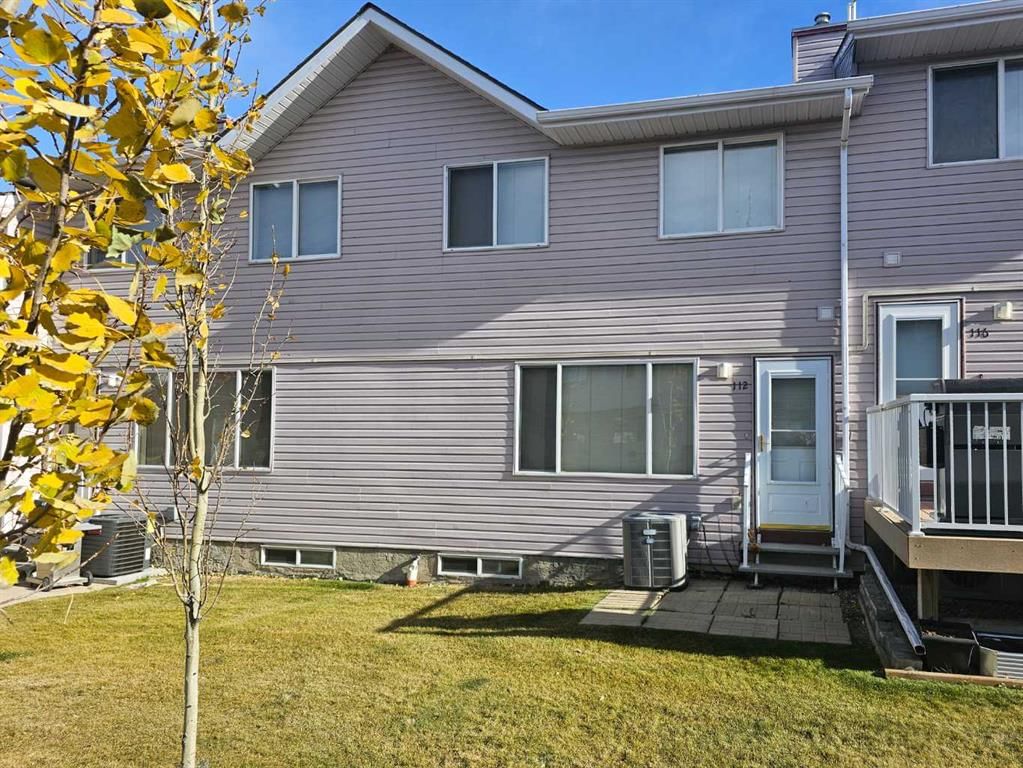 112 Harvest Oak Circle NE, Calgary — photo 4 of 32