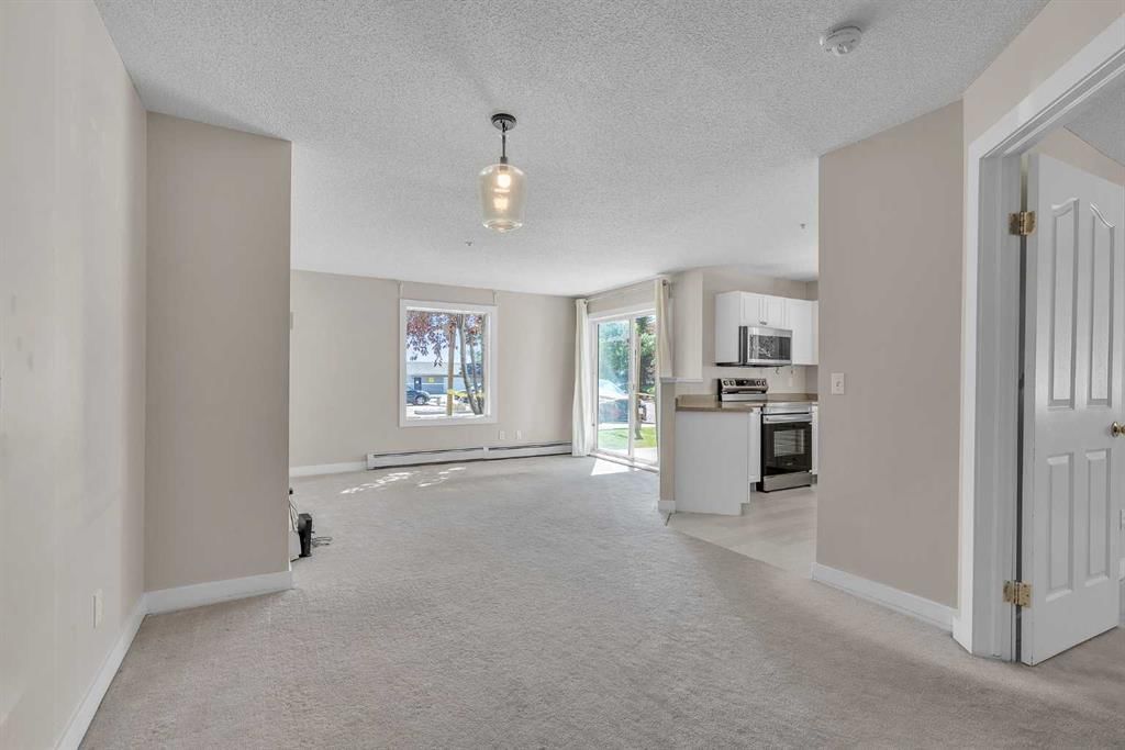102, 2000 Somervale Court SW, Calgary — photo 4 of 31