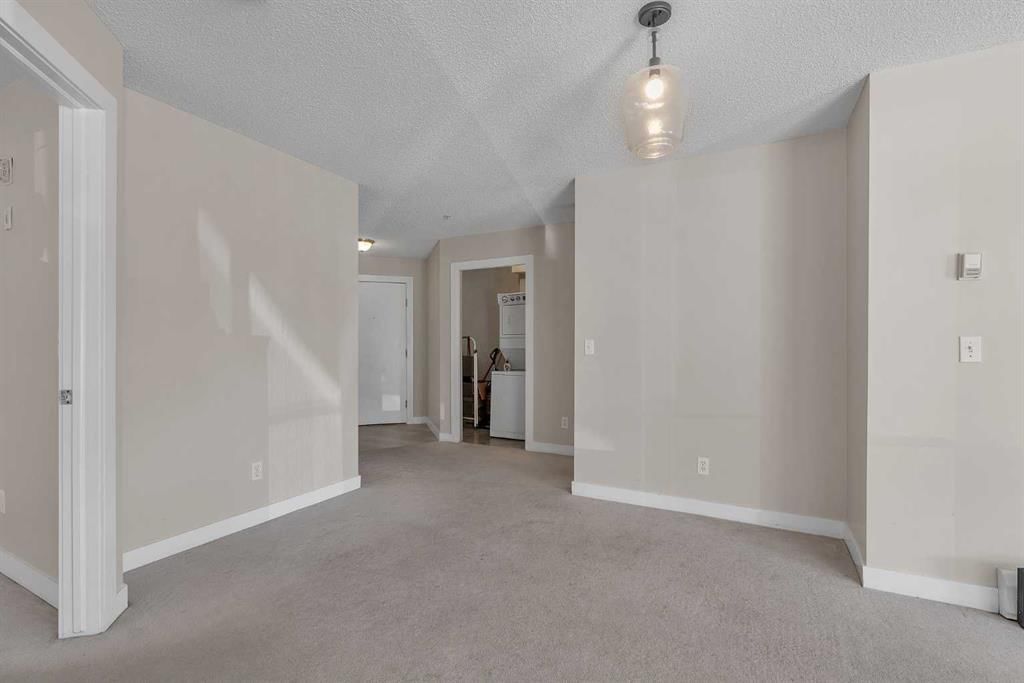 102, 2000 Somervale Court SW, Calgary — photo 5 of 31