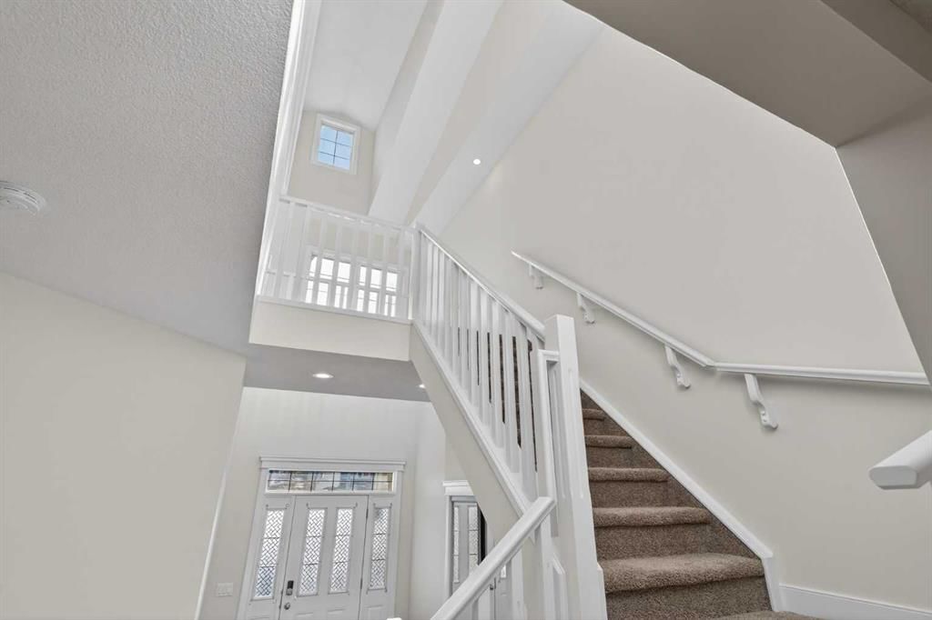 314 Evanston Drive NW, Calgary — photo 4 of 40