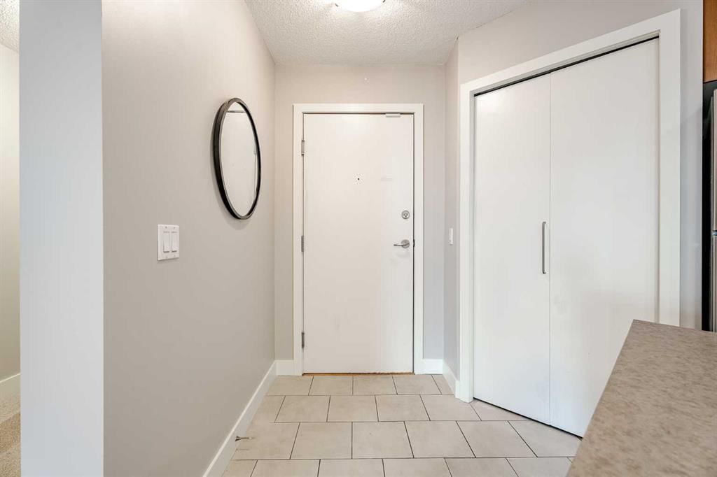 232, 35 Richard Court SW, Calgary — photo 2 of 22