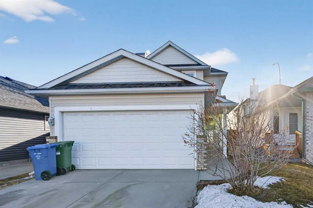 186 Harvest Rose Circle NE, Calgary — main listing photo