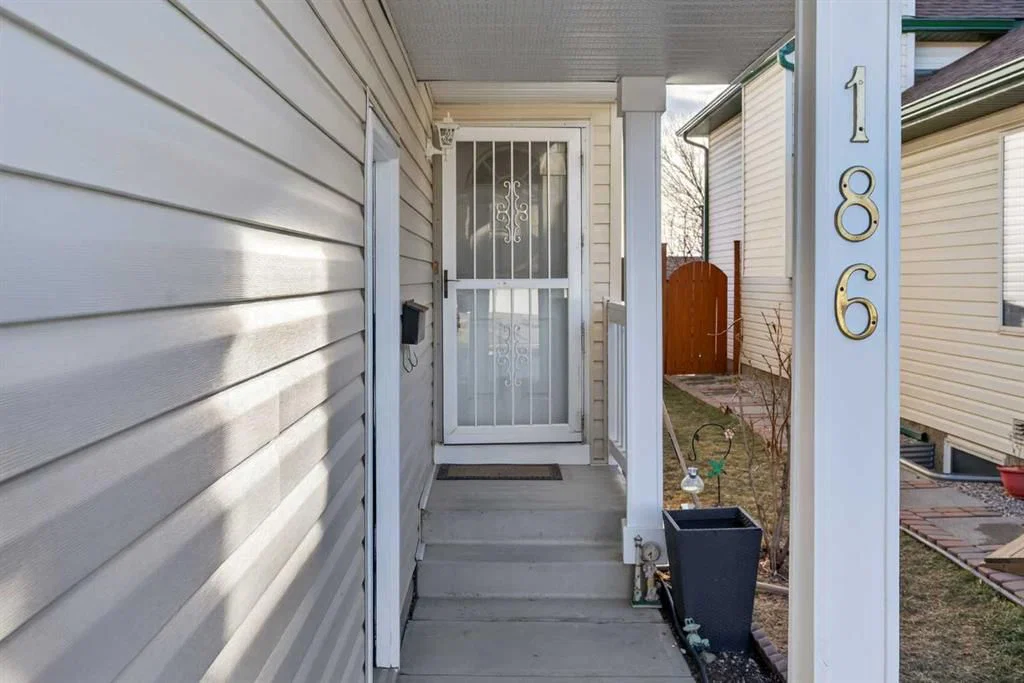 186 Harvest Rose Circle NE, Calgary — photo 3 of 50