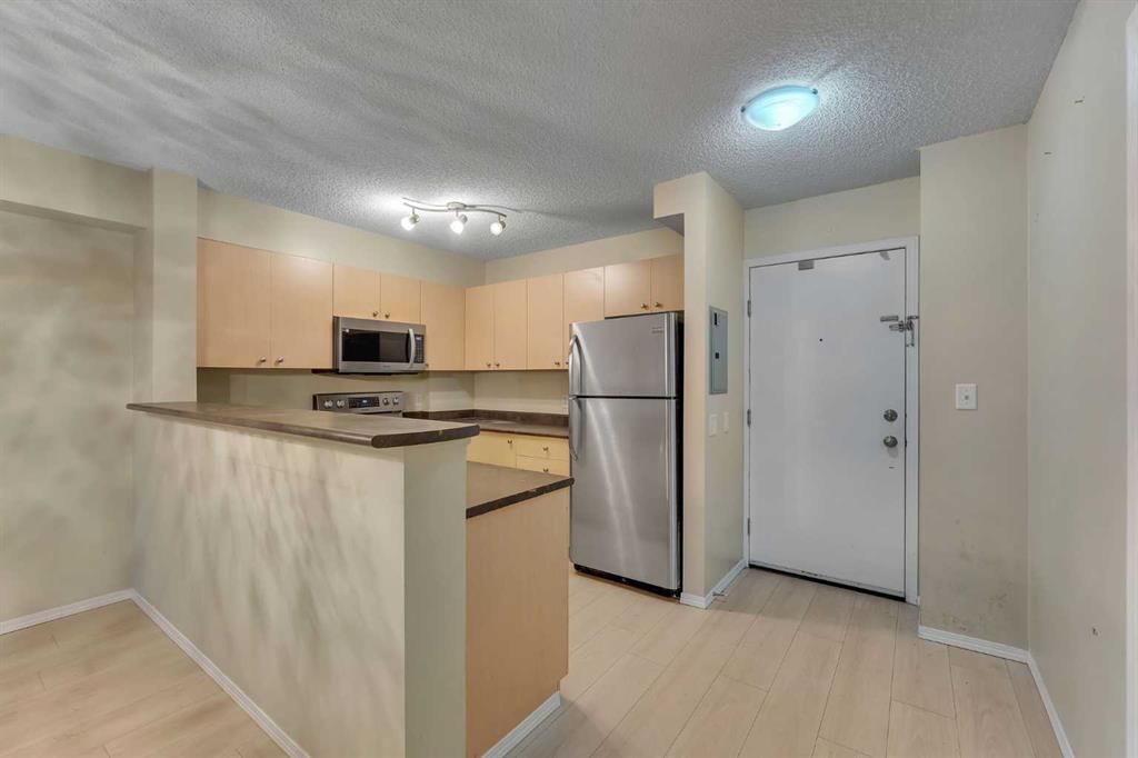 605, 1111 6 Avenue SW, Calgary — photo 3 of 20