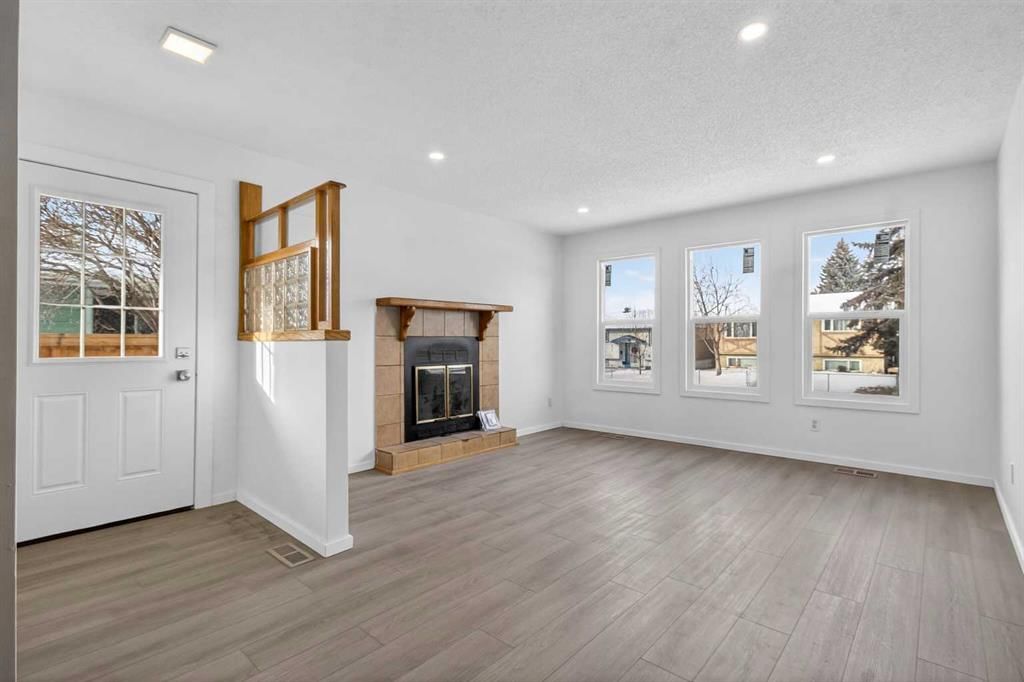 3283 Dover Ridge Drive SE, Calgary — photo 3 of 29