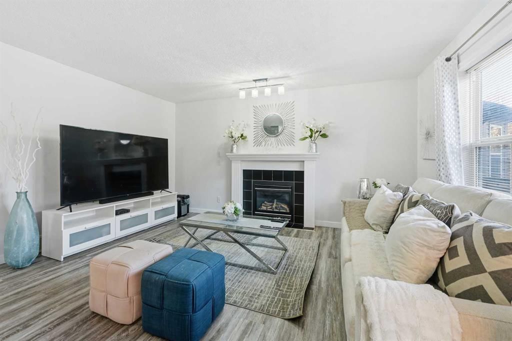 58 Bridlecrest Road SW, Calgary — photo 4 of 17
