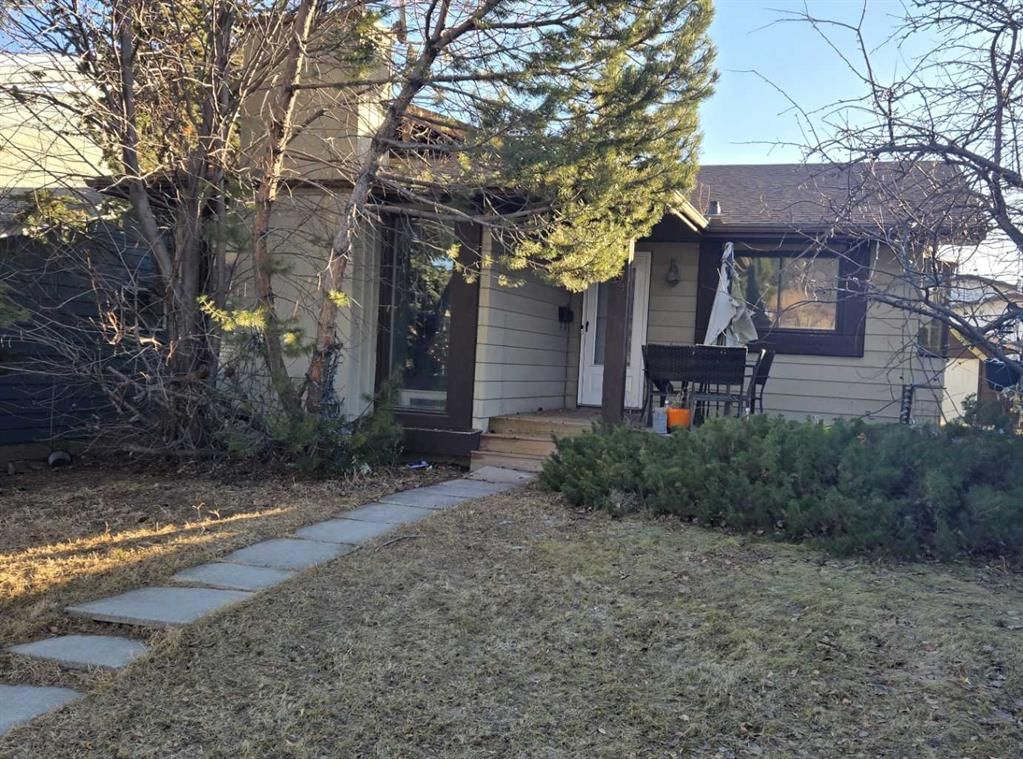 24 Bermuda Road NW, Calgary — main listing photo