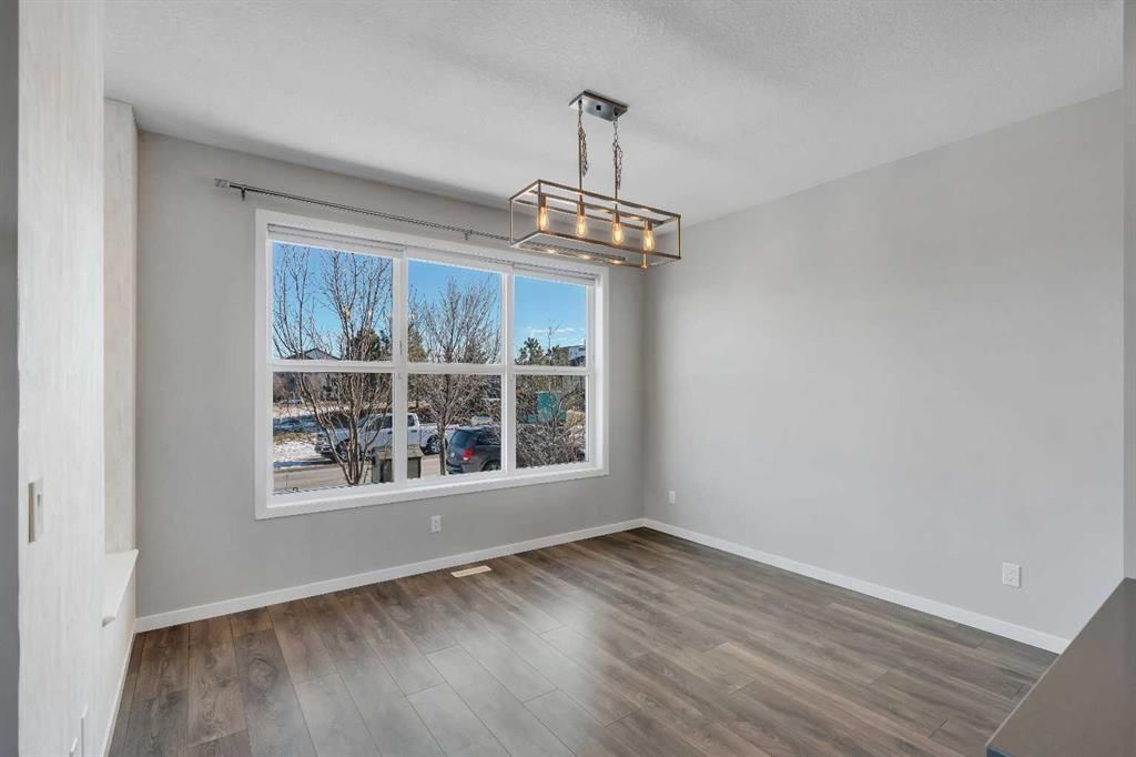 87 Masters Square SE, Calgary — photo 2 of 46