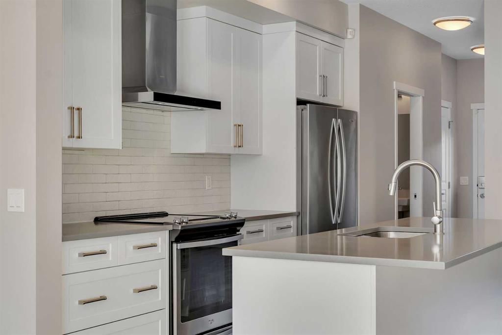 87 Masters Square SE, Calgary — photo 5 of 46