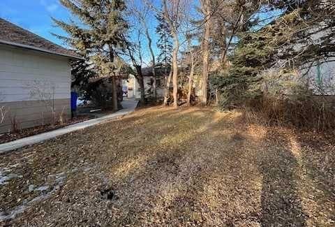 220 First Street E, Cochrane — photo 4 of 15