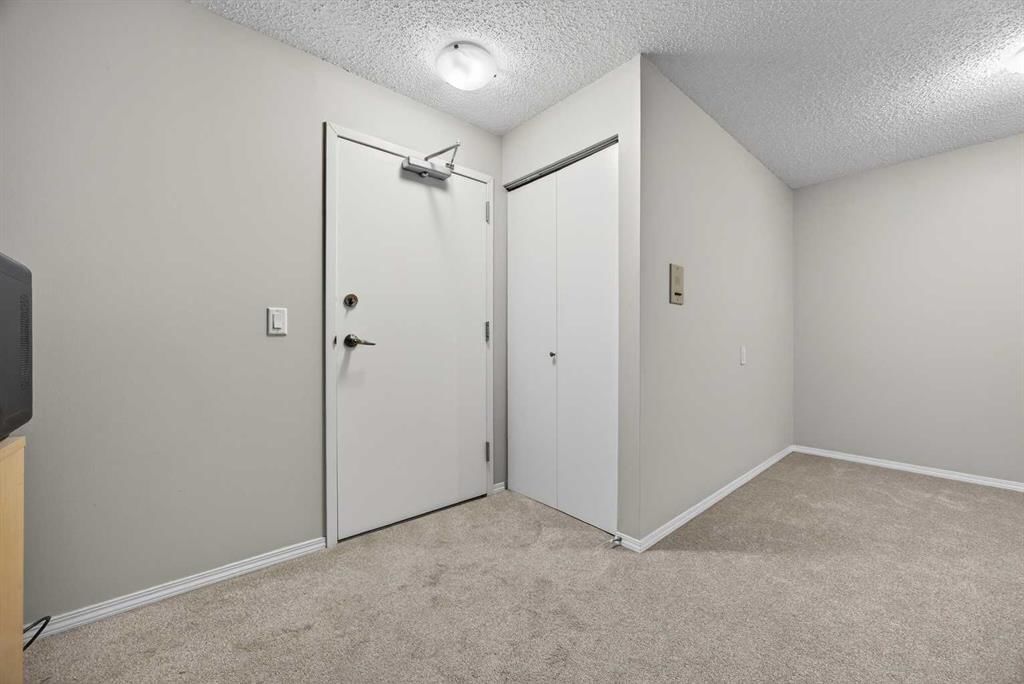 202B, 7301 4A Street SW, Calgary — photo 5 of 39