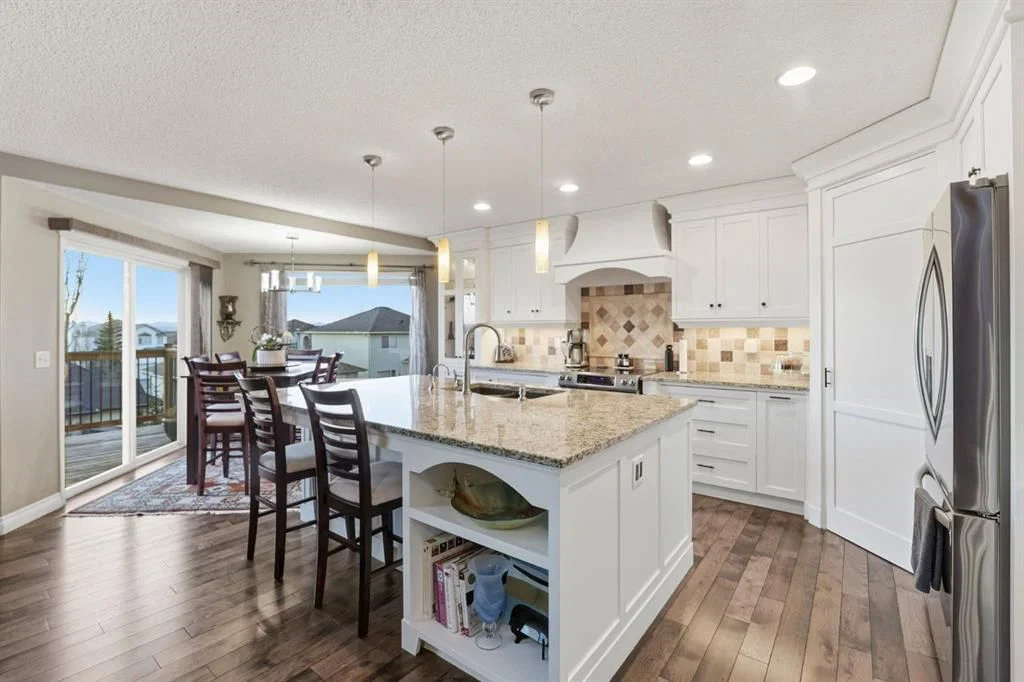 54 Rockbluff Close NW, Calgary — photo 5 of 40