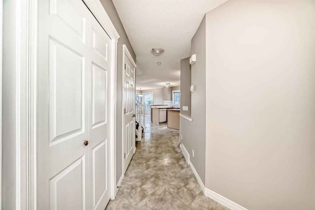 269 Covewood Circle NE, Calgary — photo 4 of 38