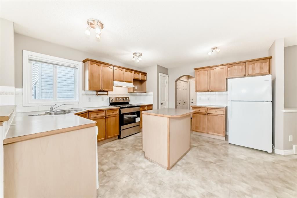 269 Covewood Circle NE, Calgary — photo 5 of 38