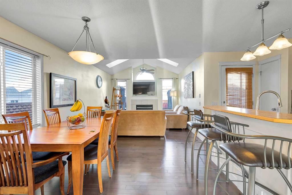 224 Prestwick Avenue SE, Calgary — photo 4 of 27