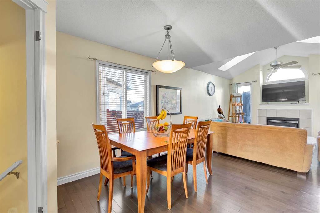 224 Prestwick Avenue SE, Calgary — photo 5 of 27