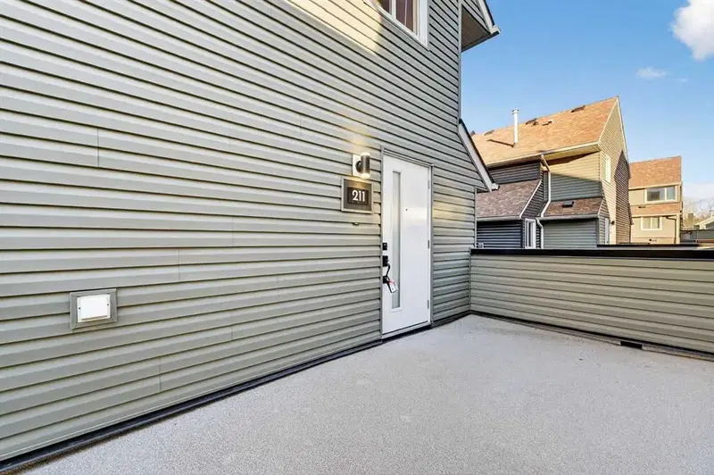 211, 25 Glamis Green SW, Calgary — photo 3 of 32
