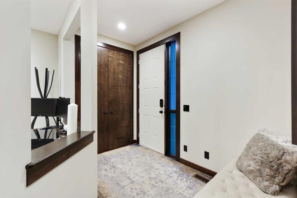 84 Quarry Landing SE, Calgary — photo 5 of 50