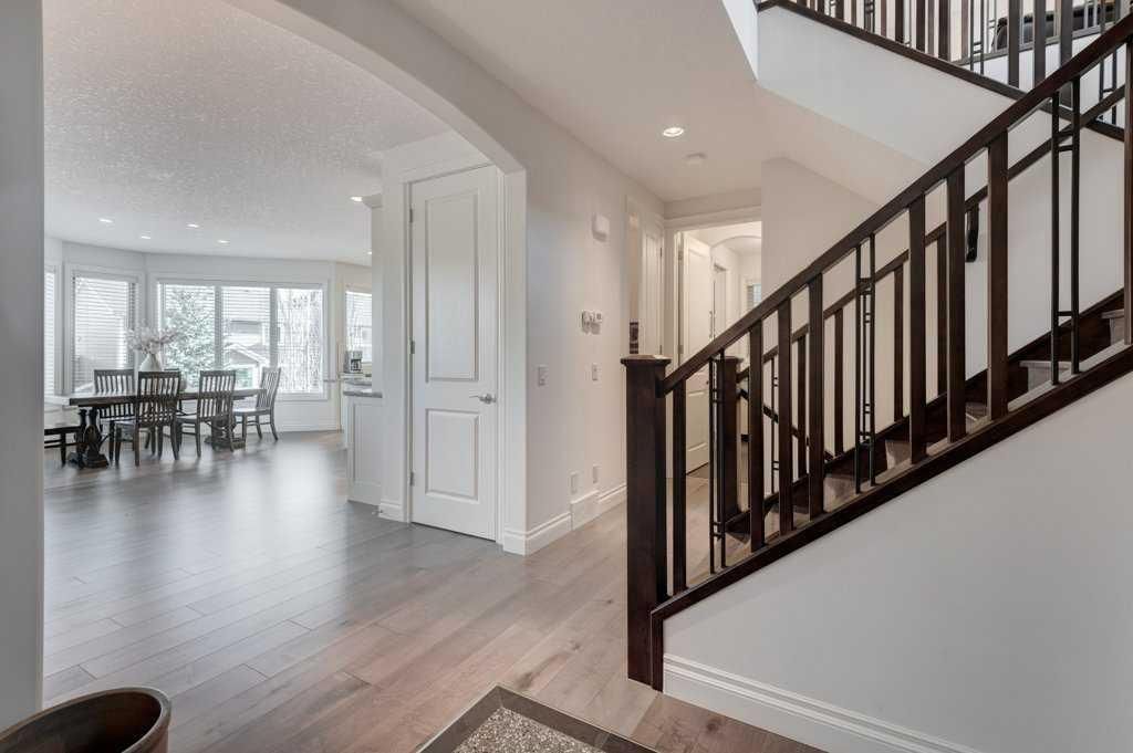 436 Evergreen Circle SW, Calgary — photo 4 of 50