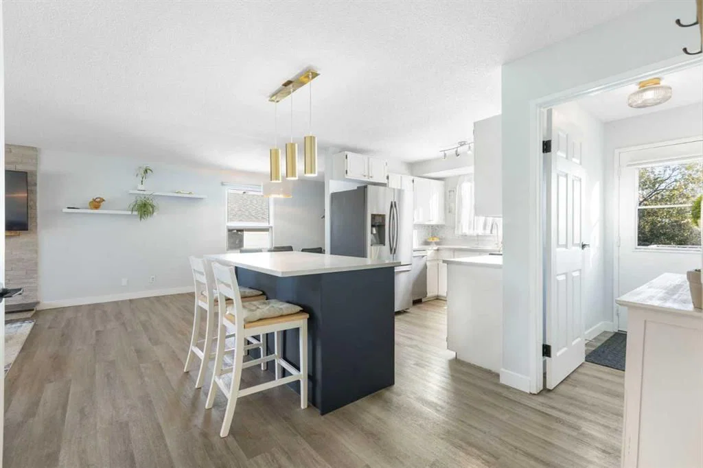 27 Deercrest Close SE, Calgary — photo 2 of 50