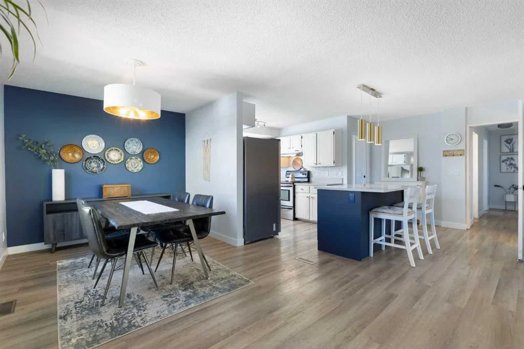 27 Deercrest Close SE, Calgary — photo 3 of 50