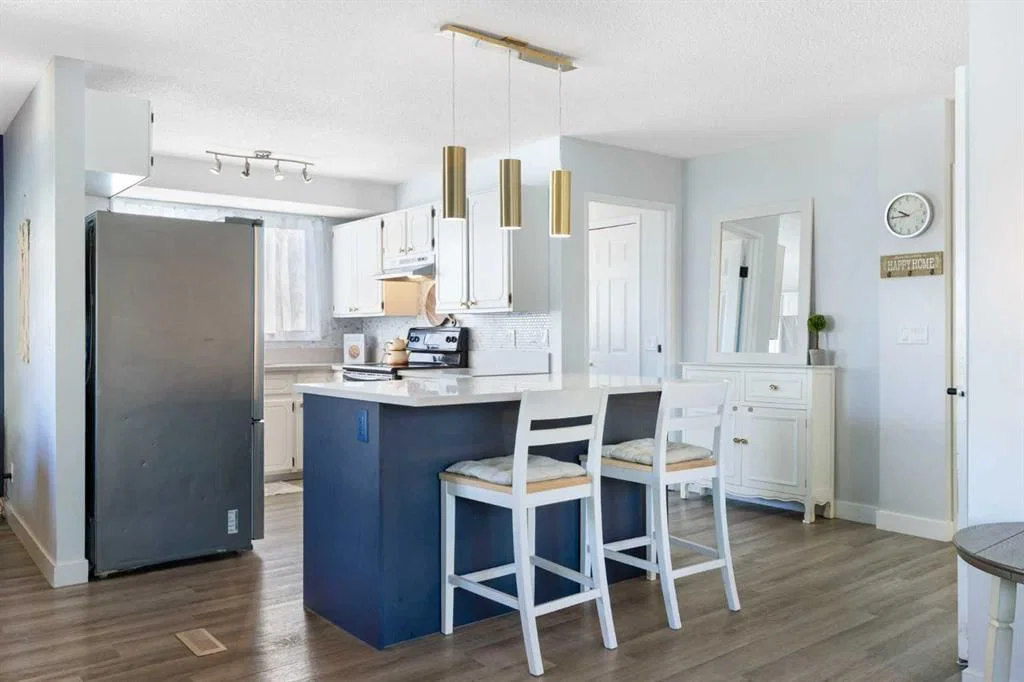 27 Deercrest Close SE, Calgary — photo 4 of 50
