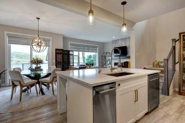 144 Cranbrook Gardens W, Calgary — photo 5 of 35