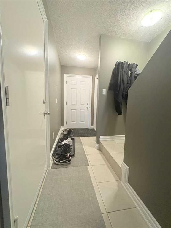 136 Douglas Glen Park SE, Calgary — photo 4 of 29